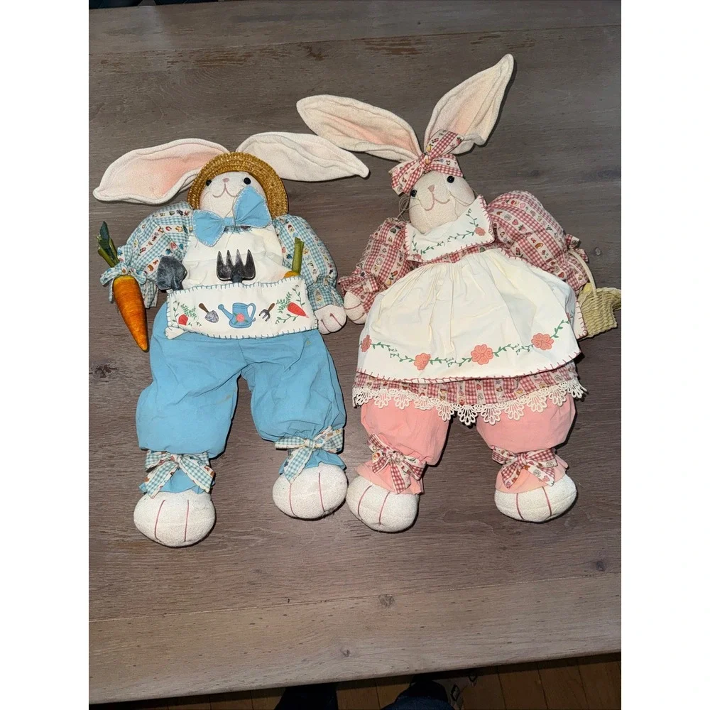 Vintage Pair of Easter Spring Bunny Rabbits gardening garden‎ tools preloved